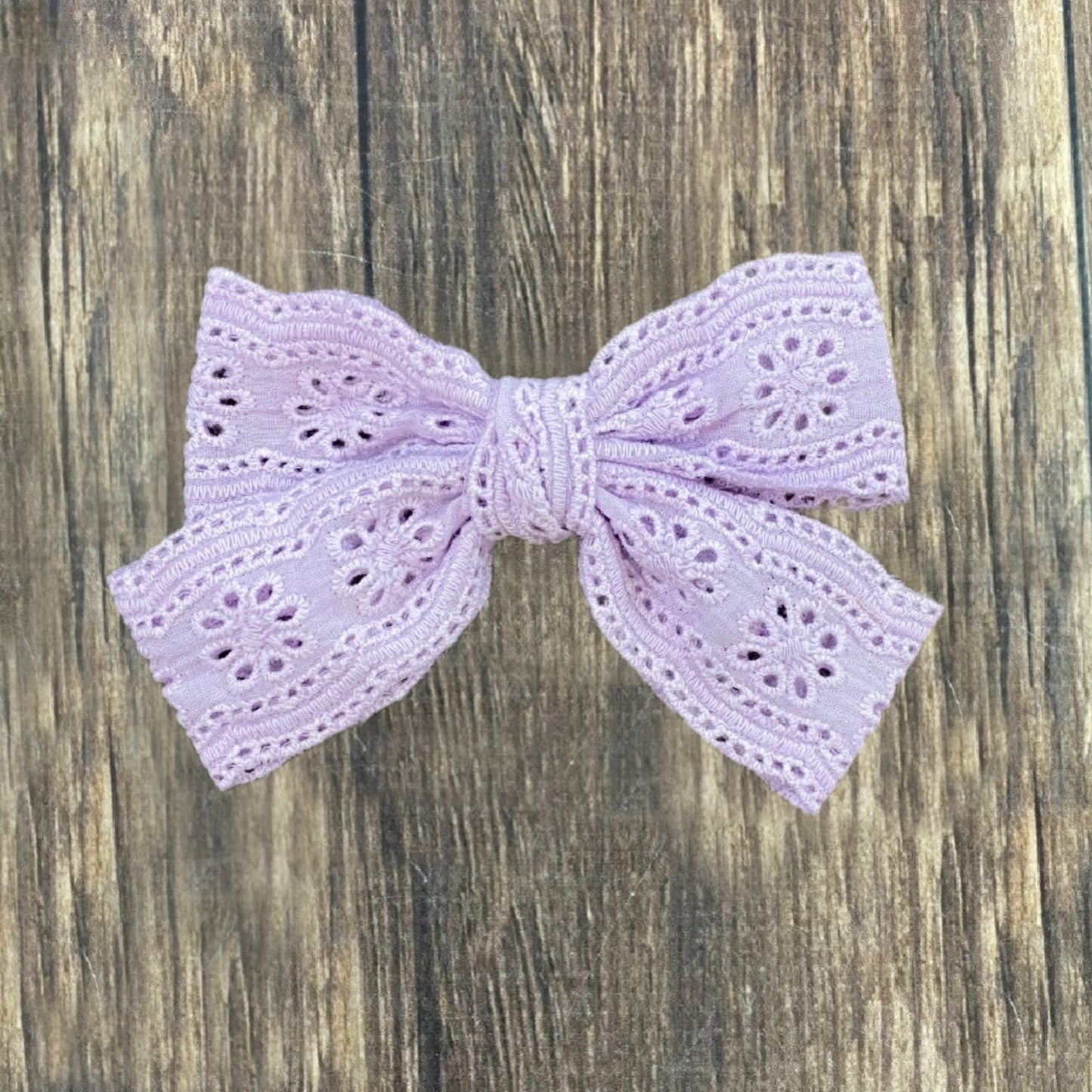 Eyelet Lace Bow Clippies