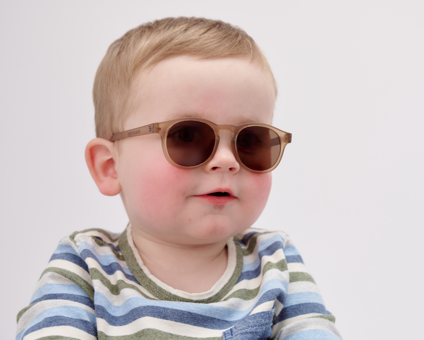 Cocoa Cloud Transparent Keyhole Sunglasses with Amber Lens