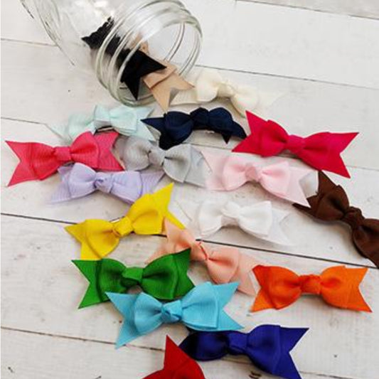 Solid Baby Bow Clippie