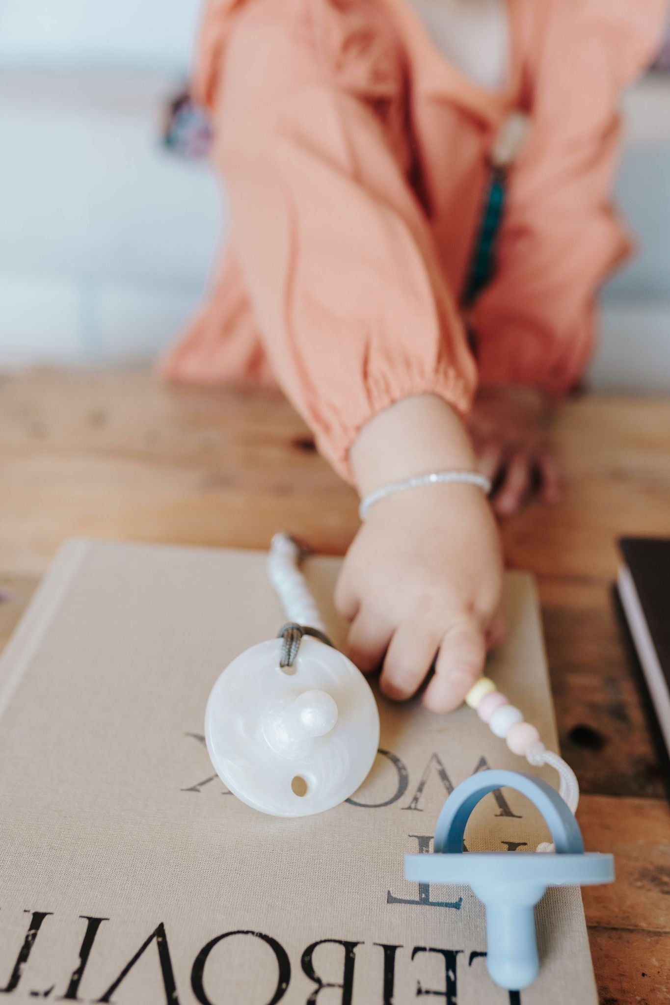 Dapper + Queen The Smokk Pacifier - Pearl