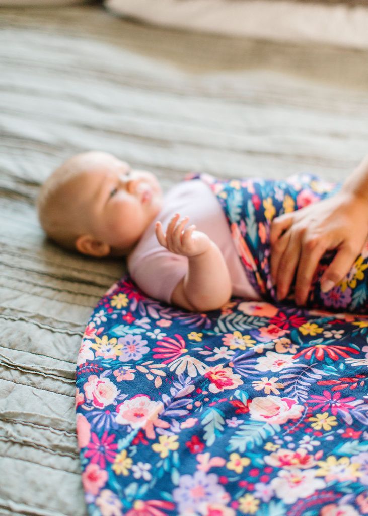 Loulou Lollipop Muslin Swaddle Blanket - Dark Field Flowers