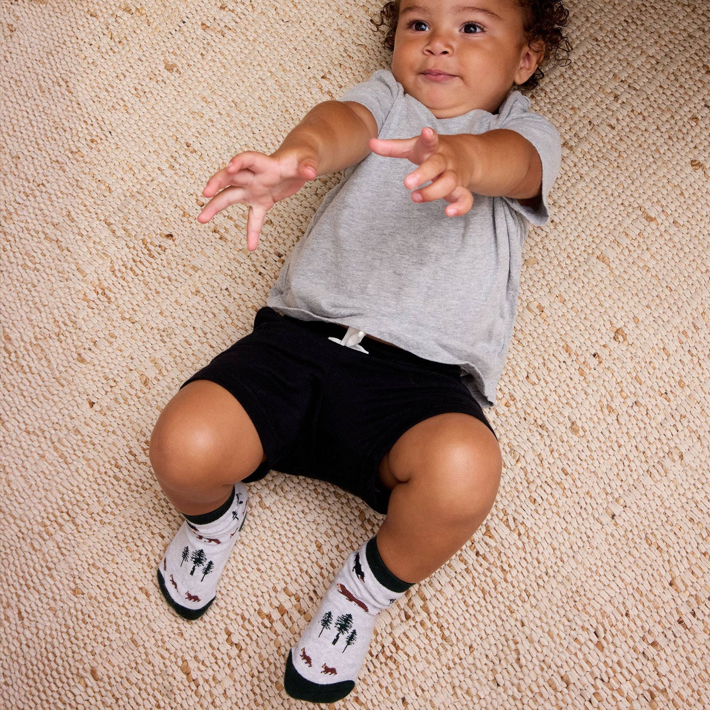 Kids Socks that Protect Bears (light grey with bears)