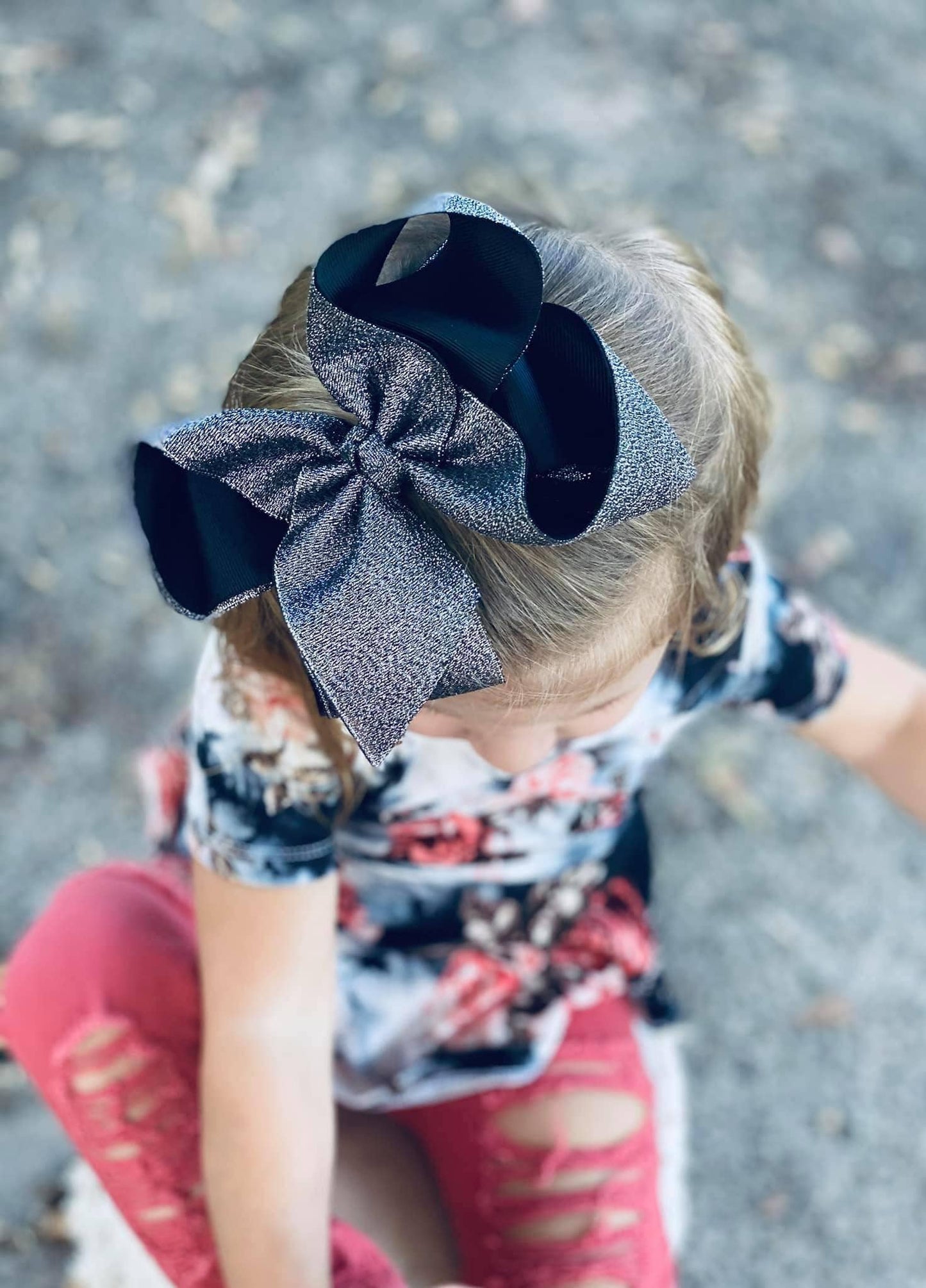 Black Glitter Bow ( DOES NOT FLAKE )