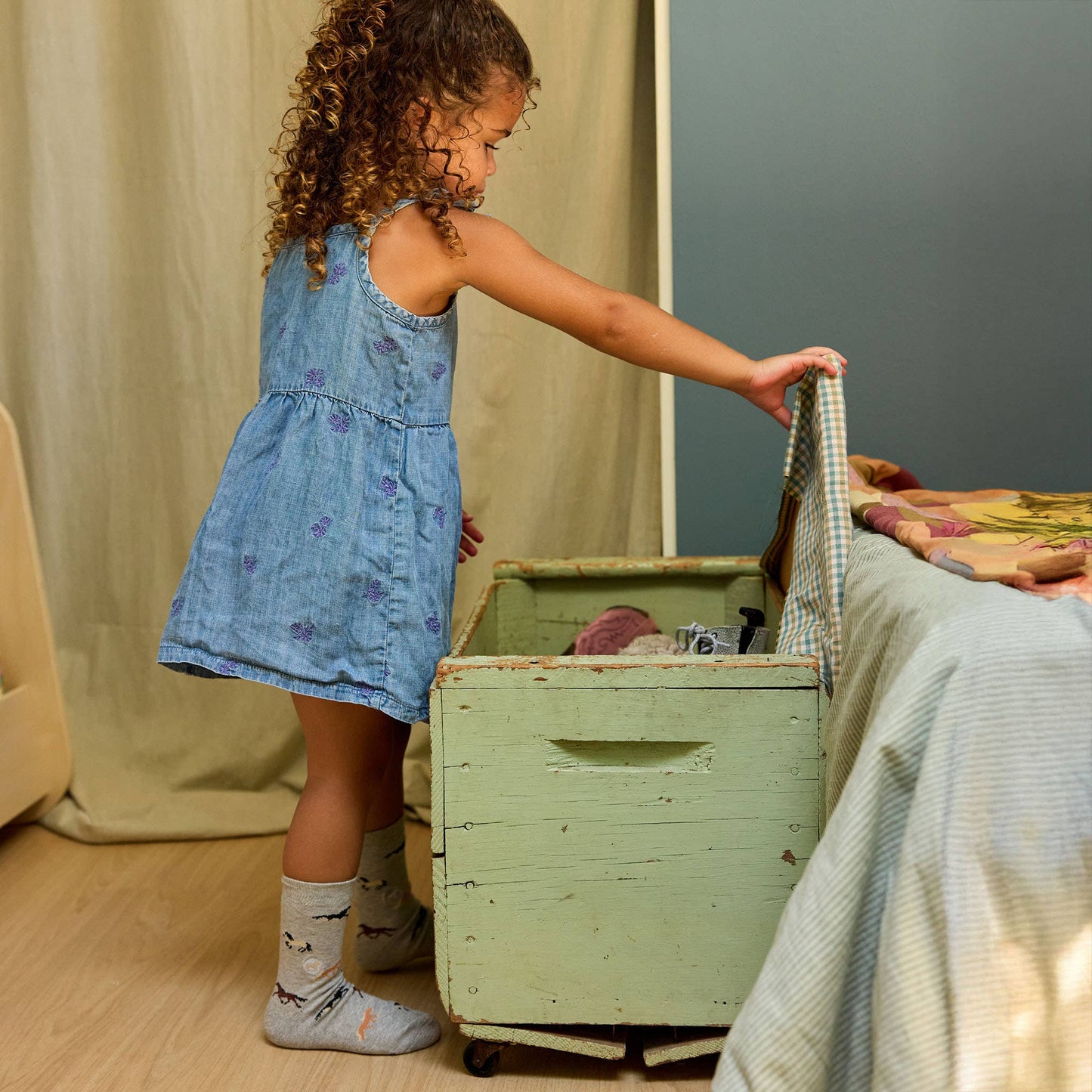 Kids Socks that Save Horses (Grey with horses)