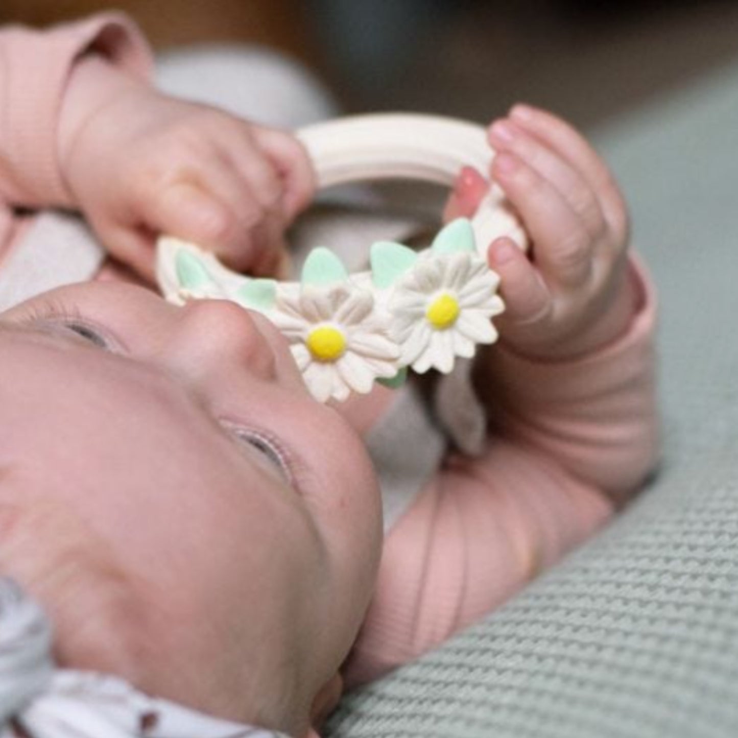 Teething Ring: Daisy Chain