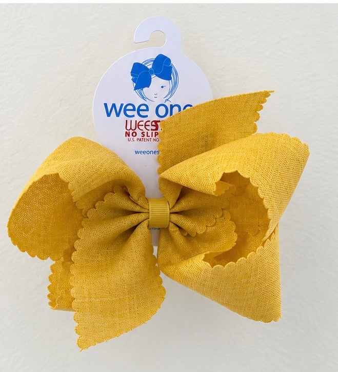 King Scallop Edge Linen Bow