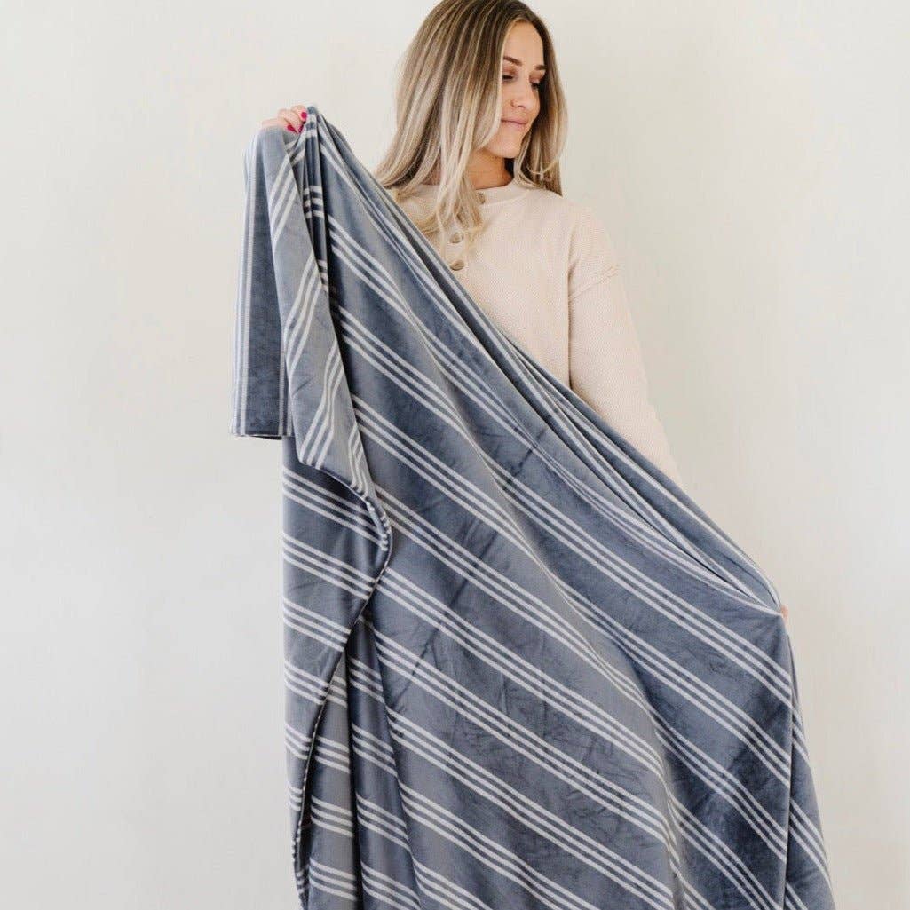 Minky Stretch | XL | Throw Blanket