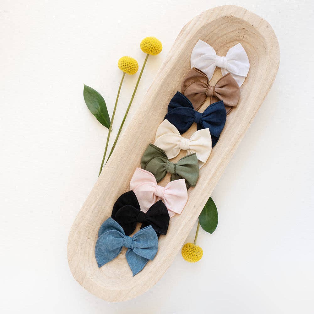 Black - Edged Bow