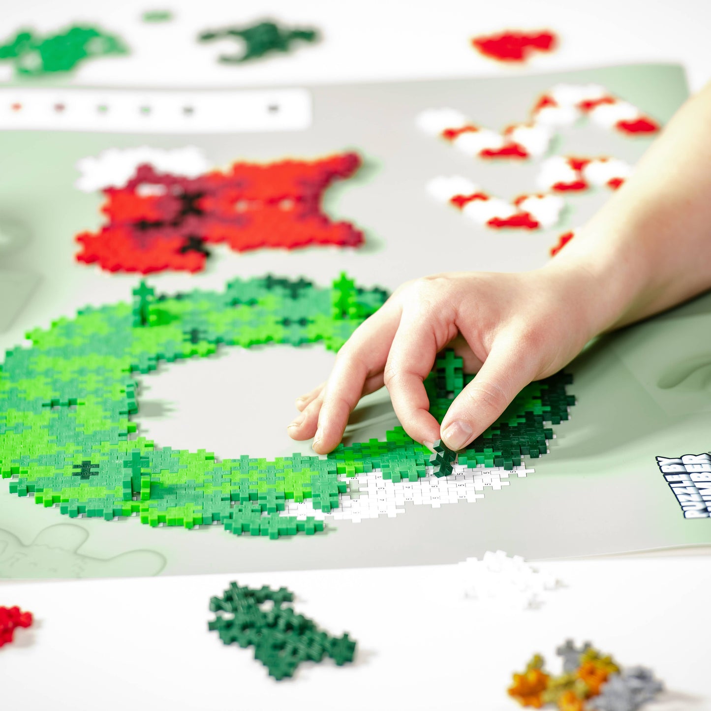 Puzzle By Number | 500 pc Wreath