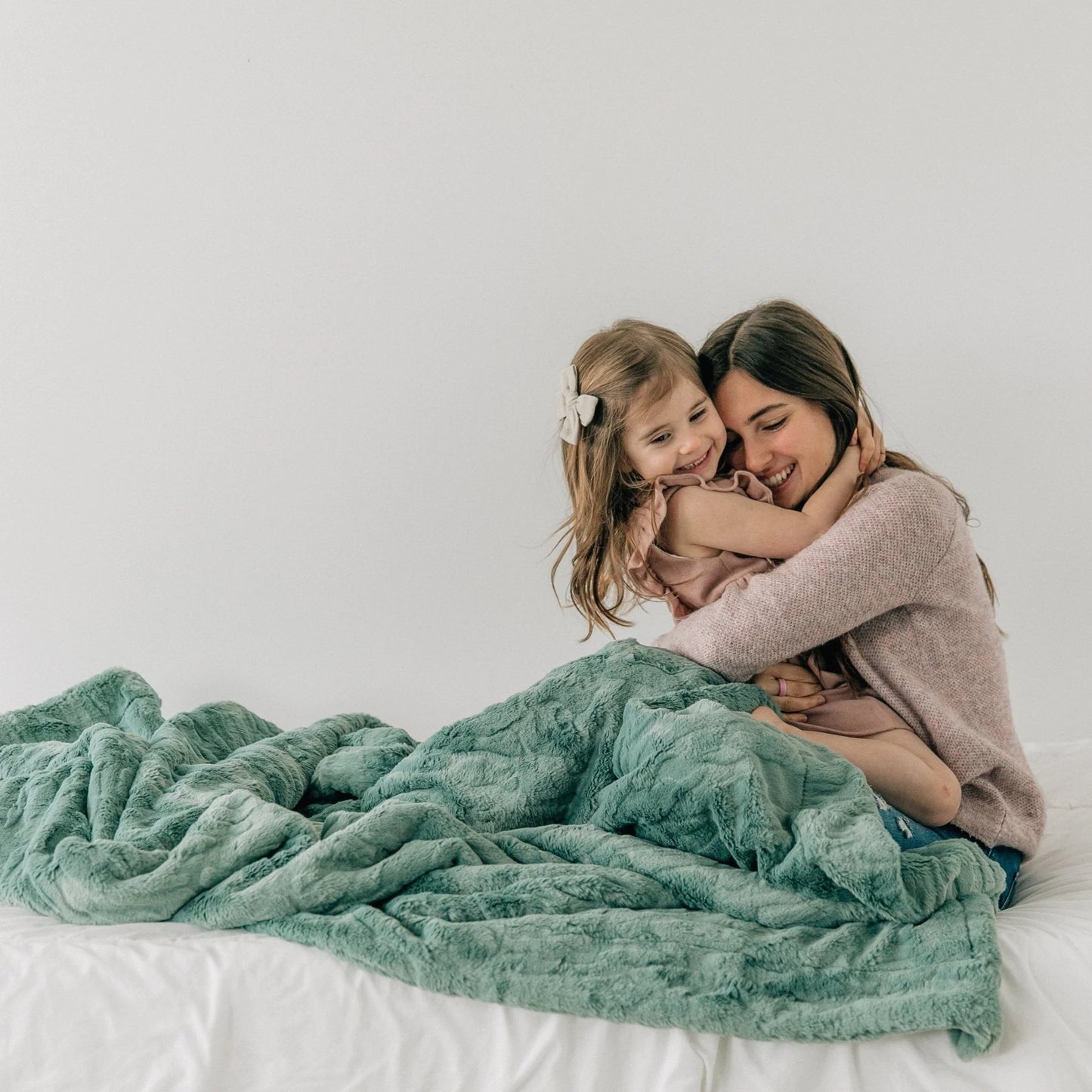 Eucalyptus Patterned Faux Fur Throw Blanket